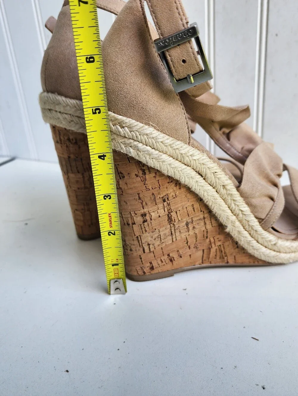 Charles David Women’s Ruffled Beige Suede Espadrille Wedges $170 Size 8.5 M